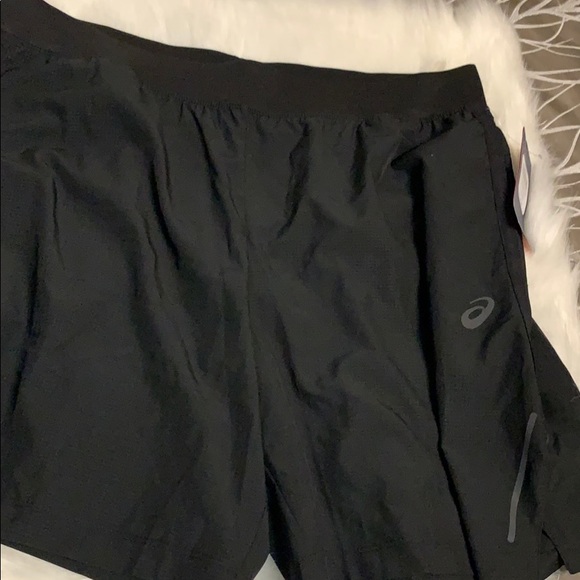 SHORTS - Picture 2 of 3